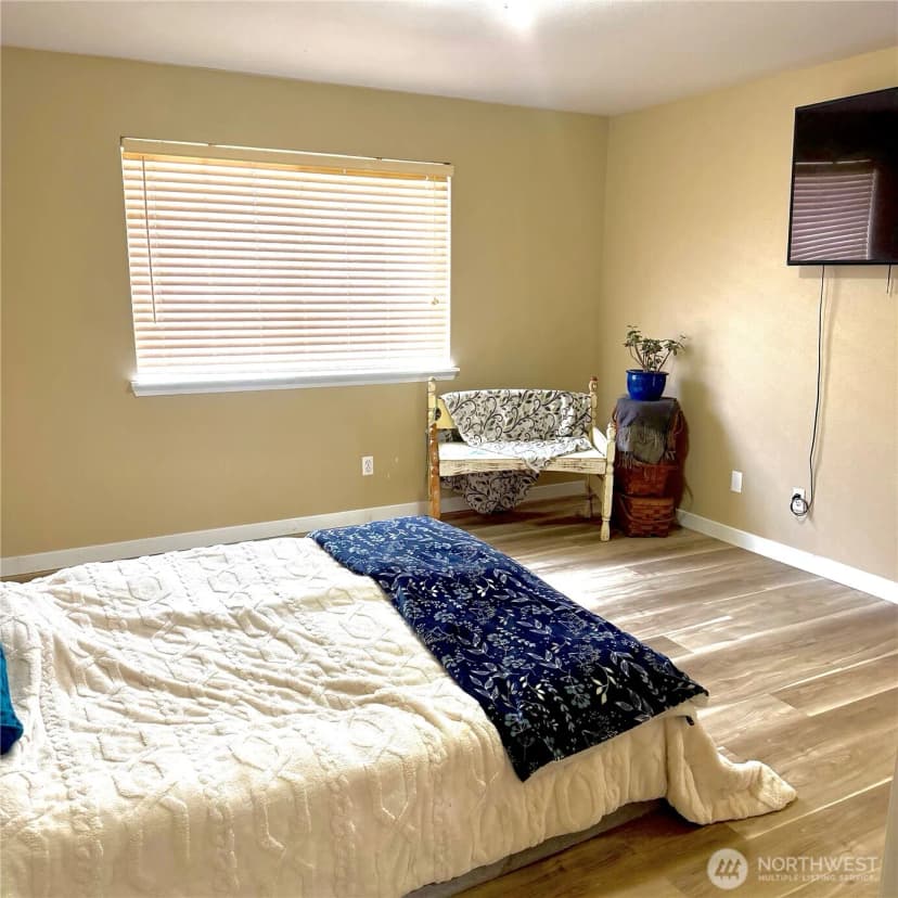 Property photo for 308 Callendar Street Nw, Orting photo 11