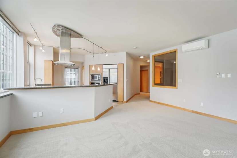 Property photo for 1100 106th Avenue Ne #902, Bellevue photo 8