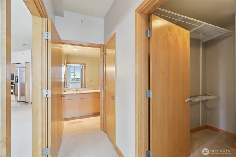 Property photo for 1100 106th Avenue Ne #902, Bellevue photo 27