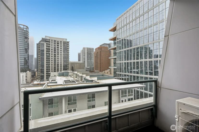 Property photo for 1100 106th Avenue Ne #902, Bellevue photo 31