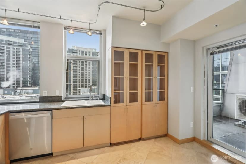 Property photo for 1100 106th Avenue Ne #902, Bellevue photo 12