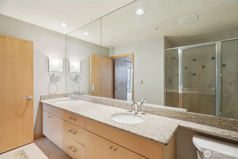 Property photo for 1100 106th Avenue Ne #902, Bellevue photo 26
