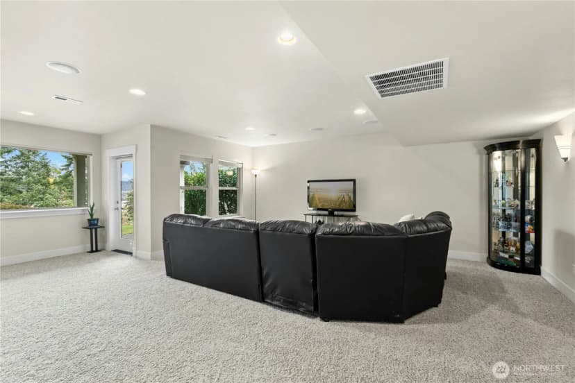 Property photo for 2744 Nw Pine Cone Place, Issaquah photo 32