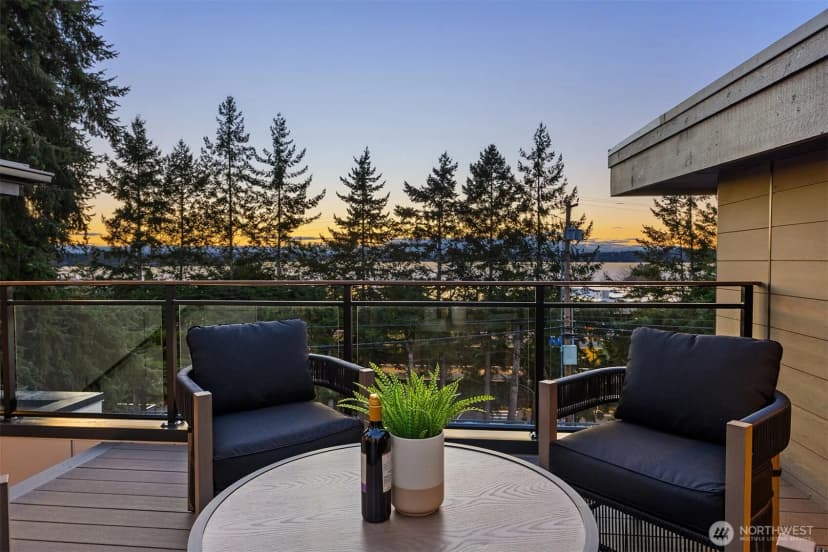 Property photo for 5808 Lakeview Drive, Kirkland photo 18
