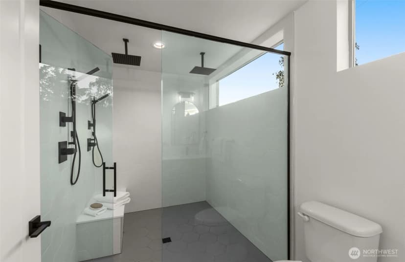 Property photo for 4416 Midvale Avenue N, Seattle photo 9