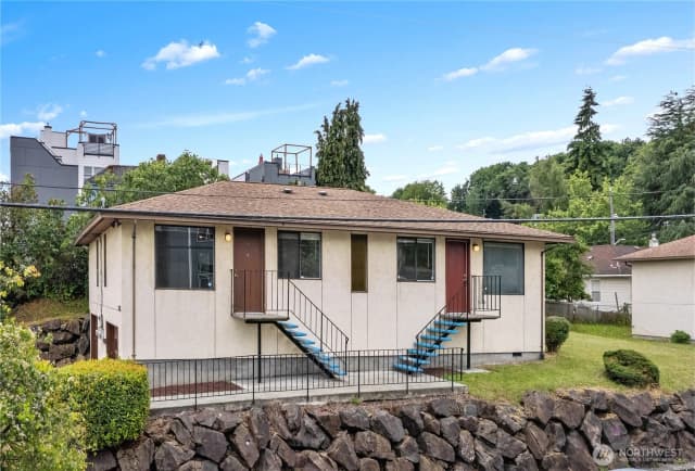Property photo for 1701 19th Avenue S, Seattle photo 2