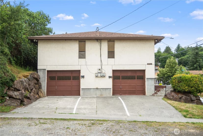 Property photo for 1701 19th Avenue S, Seattle photo 4