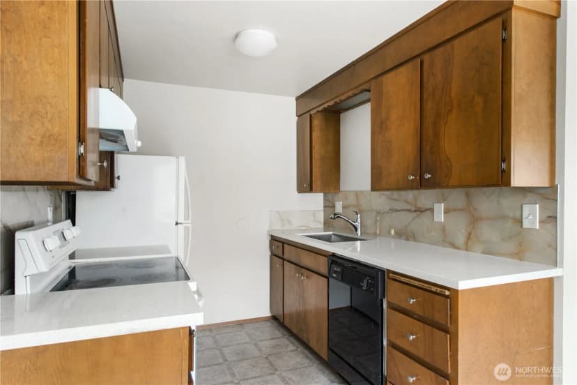 Property photo for 1701 19th Avenue S, Seattle photo 18