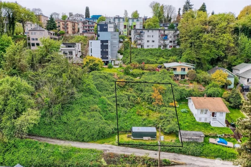 Property photo for 132 X 16th Avenue S, Seattle