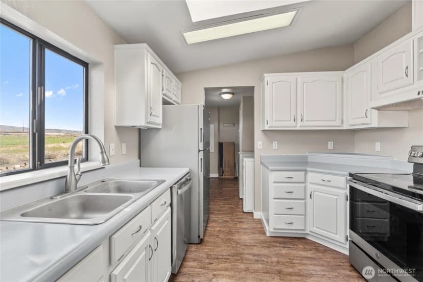 Property photo for 13477 Road 13 Nw, Quincy photo 12