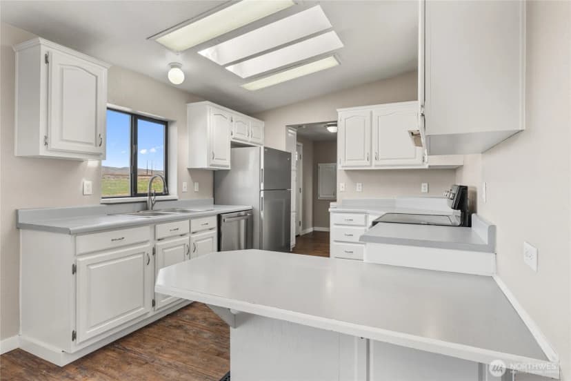 Property photo for 13477 Road 13 Nw, Quincy photo 11