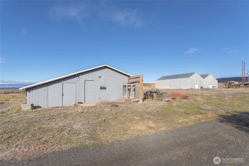 Property photo for 13477 Road 13 Nw, Quincy photo 3
