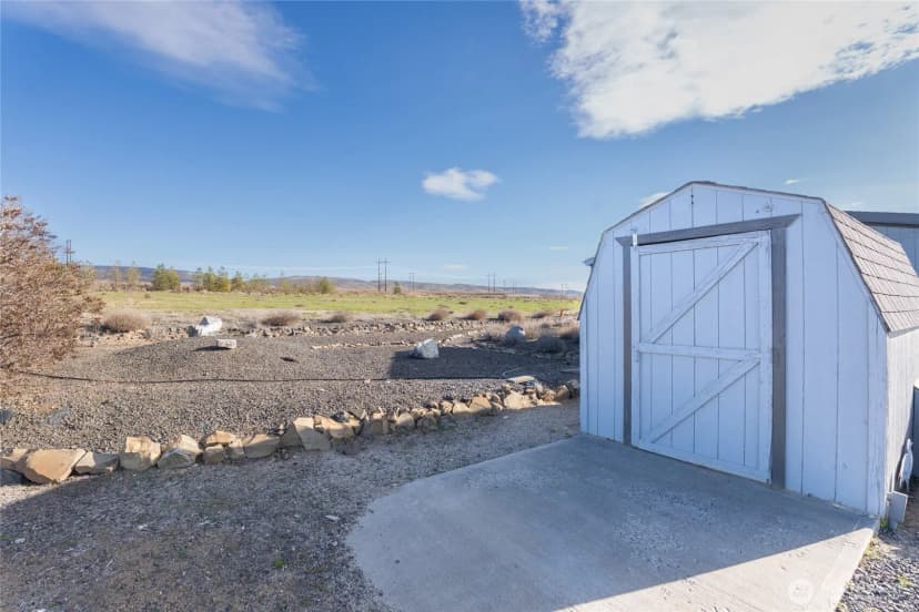 Property photo for 13477 Road 13 Nw, Quincy photo 8