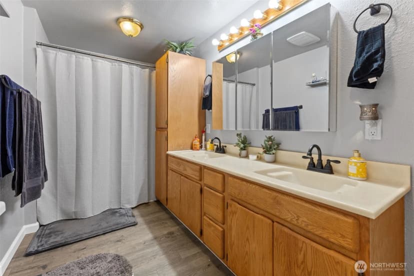Property photo for 545 Davis Lake Rd, Morton photo 17