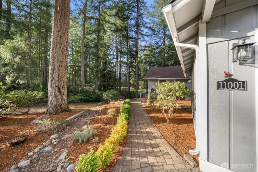 Property photo for 11001 Pioneer Drive, Anderson Island photo 10