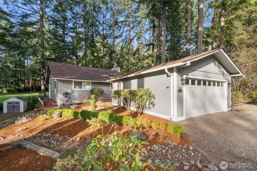 Property photo for 11001 Pioneer Drive, Anderson Island photo 8
