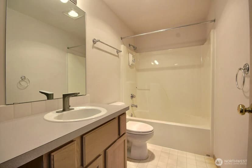 Property photo for 10513 Se 250th Place #f104, Kent photo 24