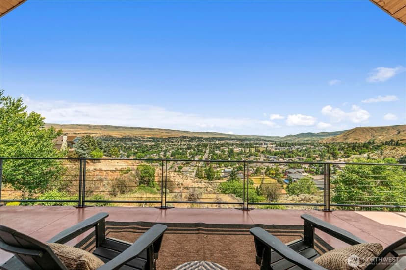 Property photo for 1680 Skyline Drive, Wenatchee photo 6