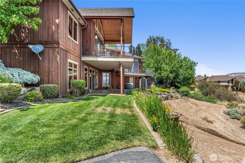 Property photo for 1680 Skyline Drive, Wenatchee photo 35