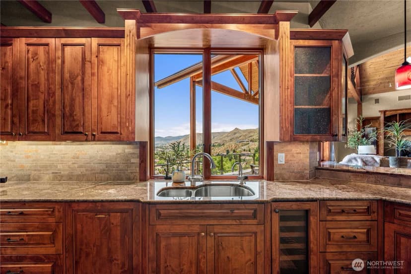 Property photo for 1680 Skyline Drive, Wenatchee photo 10