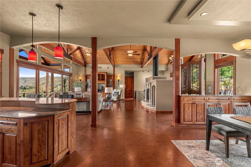 Property photo for 1680 Skyline Drive, Wenatchee photo 5