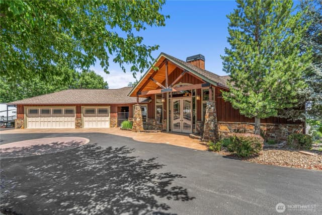 Property photo for 1680 Skyline Drive, Wenatchee photo 2