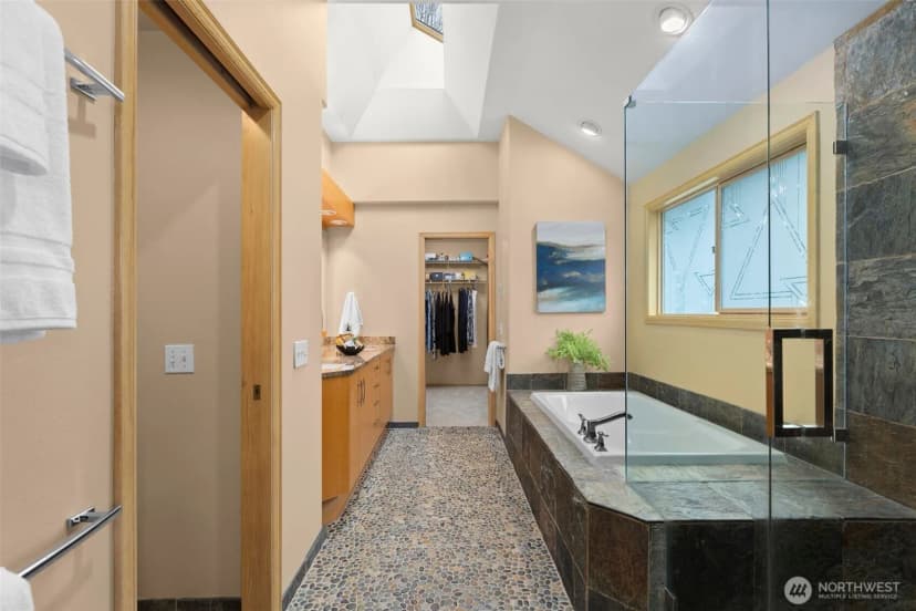 Property photo for 16880 Se 56th Place, Bellevue photo 12