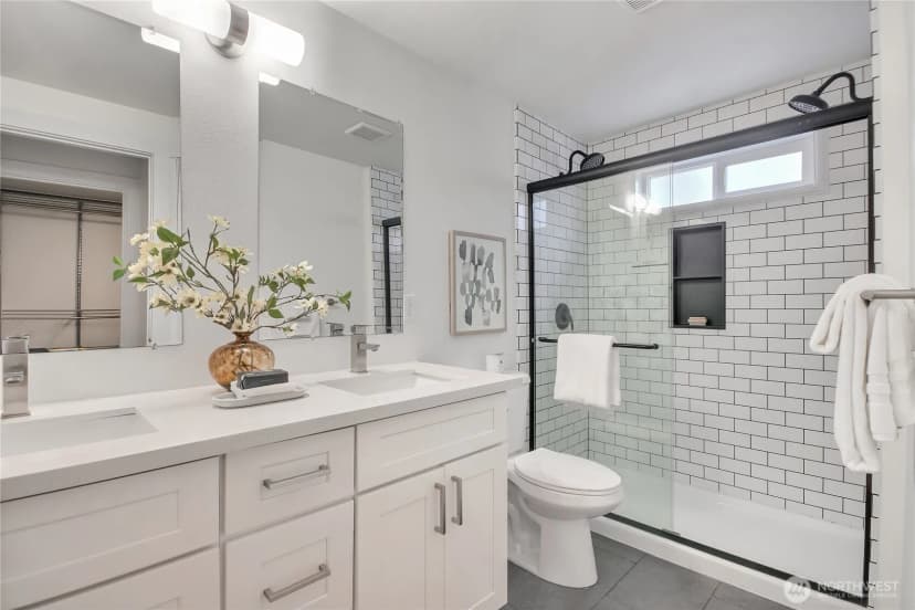 Property photo for 11271 35th Avenue Sw, Seattle photo 9