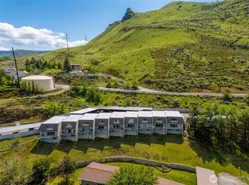 Property photo for 1818 Skyline Drive #21, Wenatchee photo 2