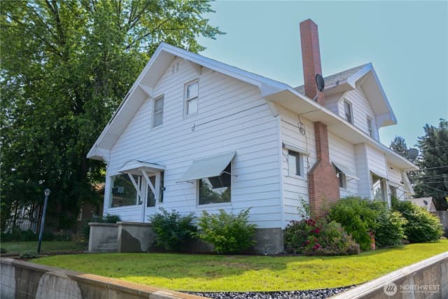 Property photo for 202 E 3rd Avenue, Ritzville