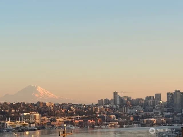 Property photo for 4020 Aurora Avenue N #403, Seattle