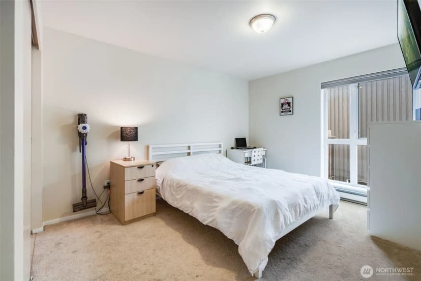 Property photo for 4020 Aurora Avenue N #403, Seattle photo 20