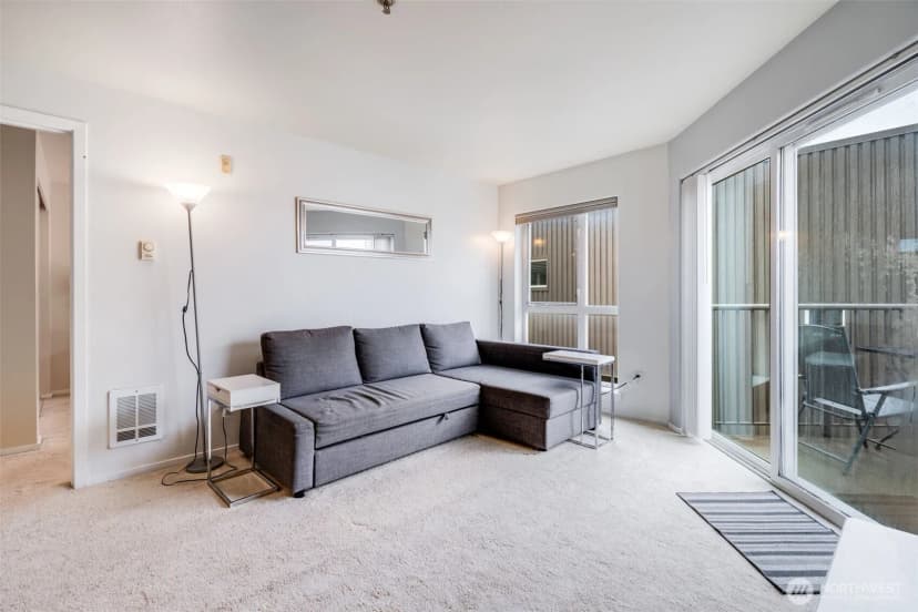 Property photo for 4020 Aurora Avenue N #403, Seattle photo 10