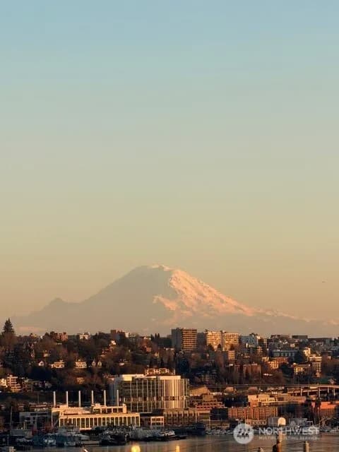 Property photo for 4020 Aurora Avenue N #403, Seattle photo 37