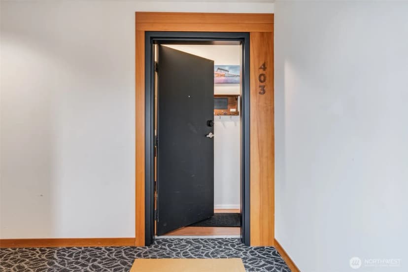 Property photo for 4020 Aurora Avenue N #403, Seattle photo 26