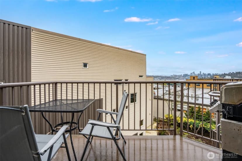 Property photo for 4020 Aurora Avenue N #403, Seattle photo 31