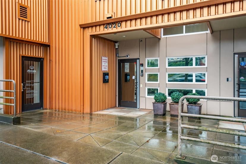 Property photo for 4020 Aurora Avenue N #403, Seattle photo 6