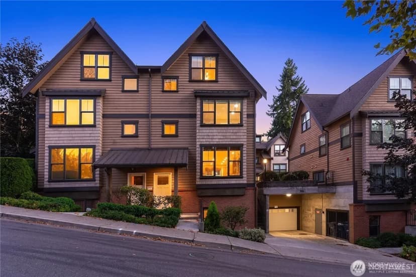 Property photo for 303 Bellevue Way Se, Bellevue photo 2