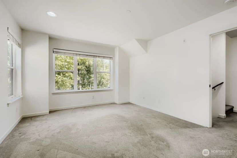 Property photo for 303 Bellevue Way Se, Bellevue photo 15