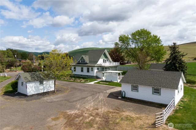 Property photo for 633 Lower Hogeye Road, Waitsburg photo 2