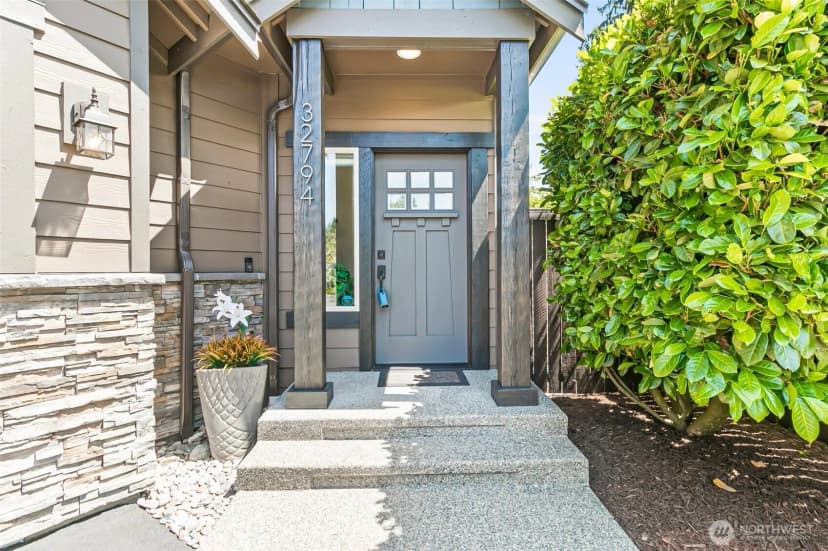 Property photo for 32794 Abrams Avenue, Black Diamond photo 3