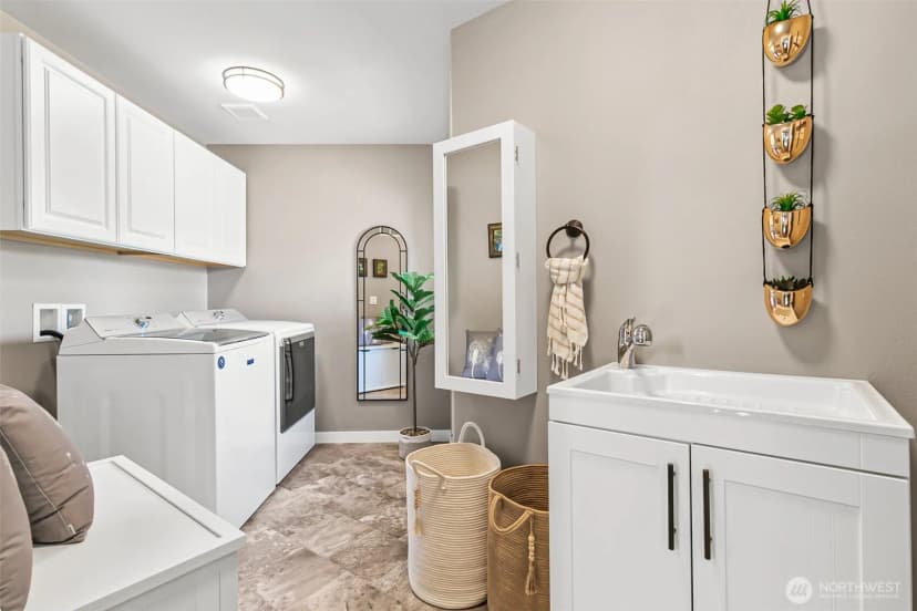 Property photo for 32794 Abrams Avenue, Black Diamond photo 23