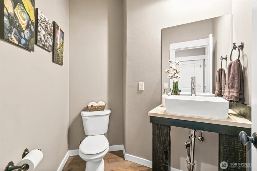 Property photo for 32794 Abrams Avenue, Black Diamond photo 12