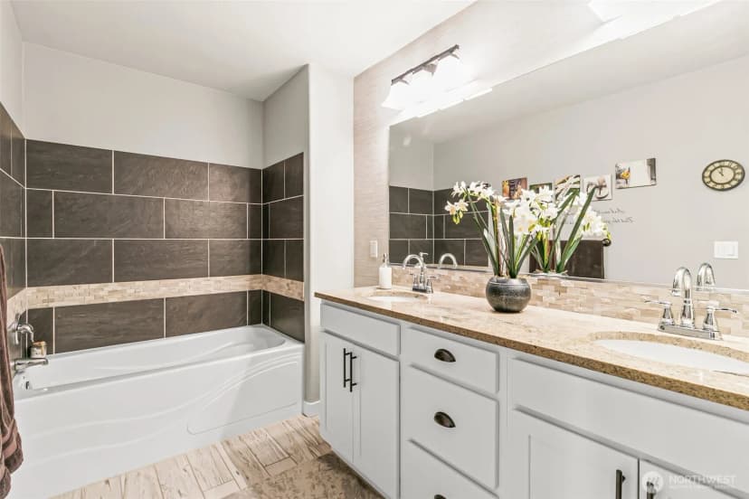 Property photo for 32794 Abrams Avenue, Black Diamond photo 18
