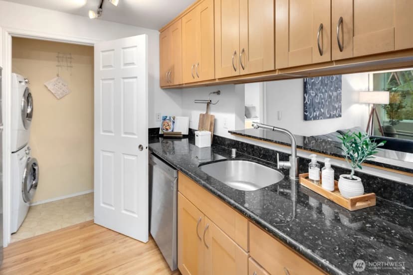 Property photo for 5901 Phinney Avenue N #106, Seattle photo 8