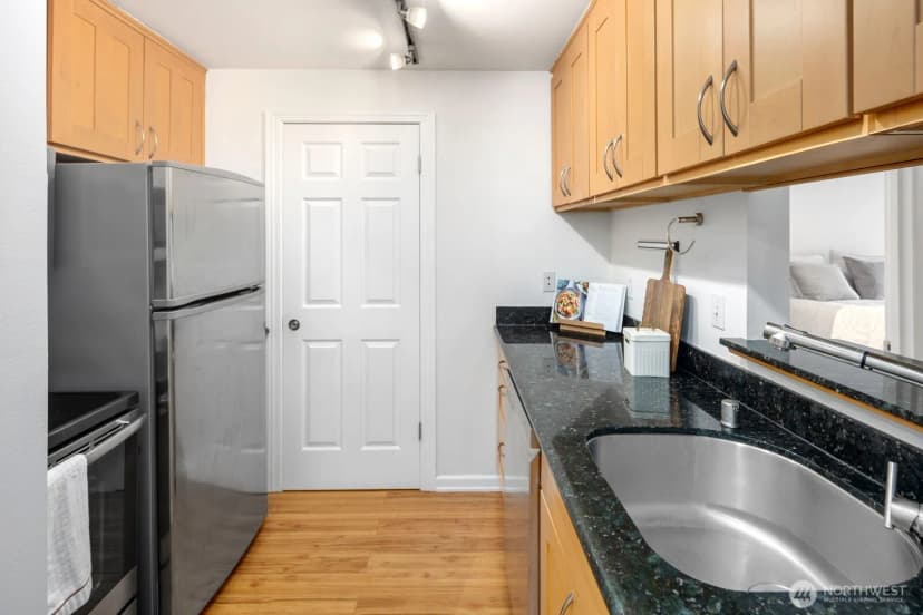Property photo for 5901 Phinney Avenue N #106, Seattle photo 7