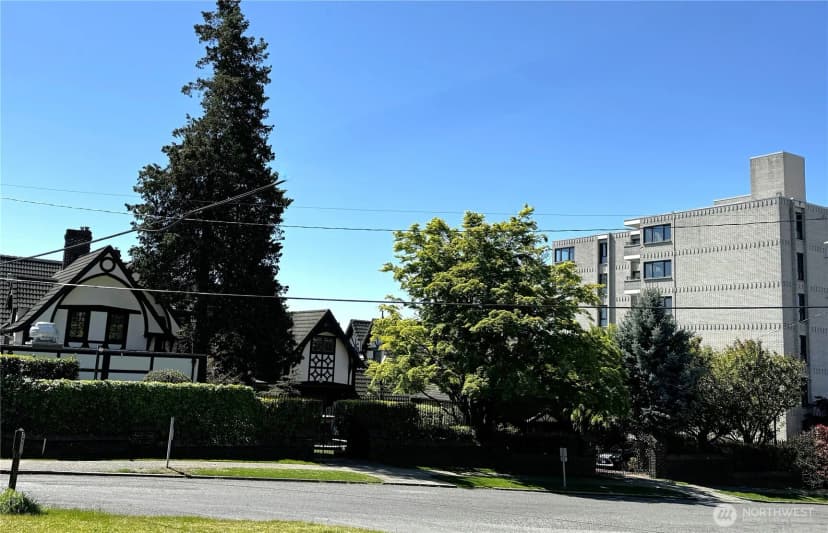 Property photo for 7 Highland Drive #101, Seattle photo 26