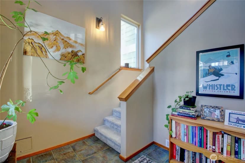 Property photo for 1078 Vail Lane, Burlington photo 8