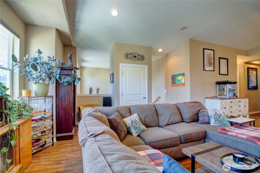 Property photo for 1078 Vail Lane, Burlington photo 15