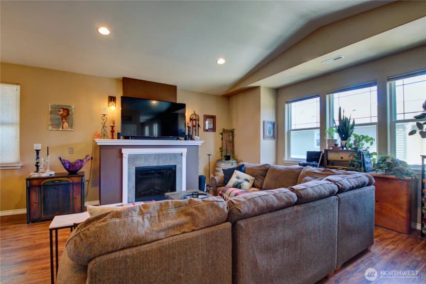 Property photo for 1078 Vail Lane, Burlington photo 13